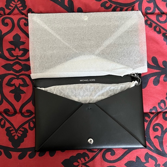 MICHAEL KORS Empire Logo Signature Silver-Tone Hardware 3-in-1 Black Wallet NWT - Picture 4 of 16